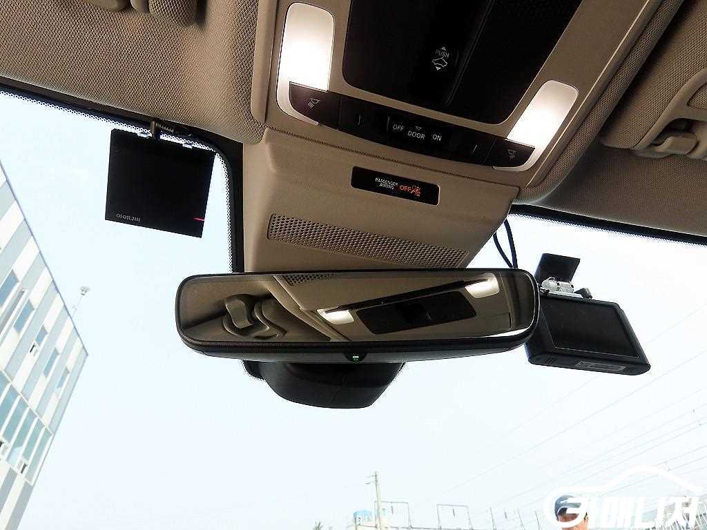 Honda Accord 2.0 Hybrid Touring thumbnail 15