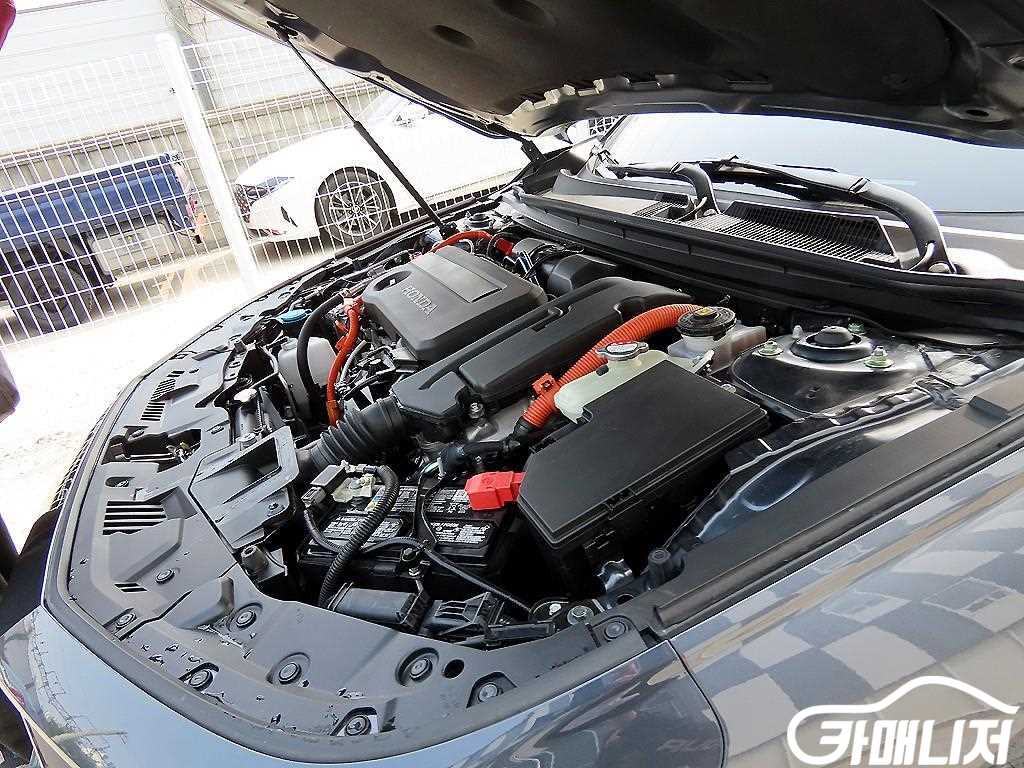 Honda Accord 2.0 Hybrid Touring thumbnail 19