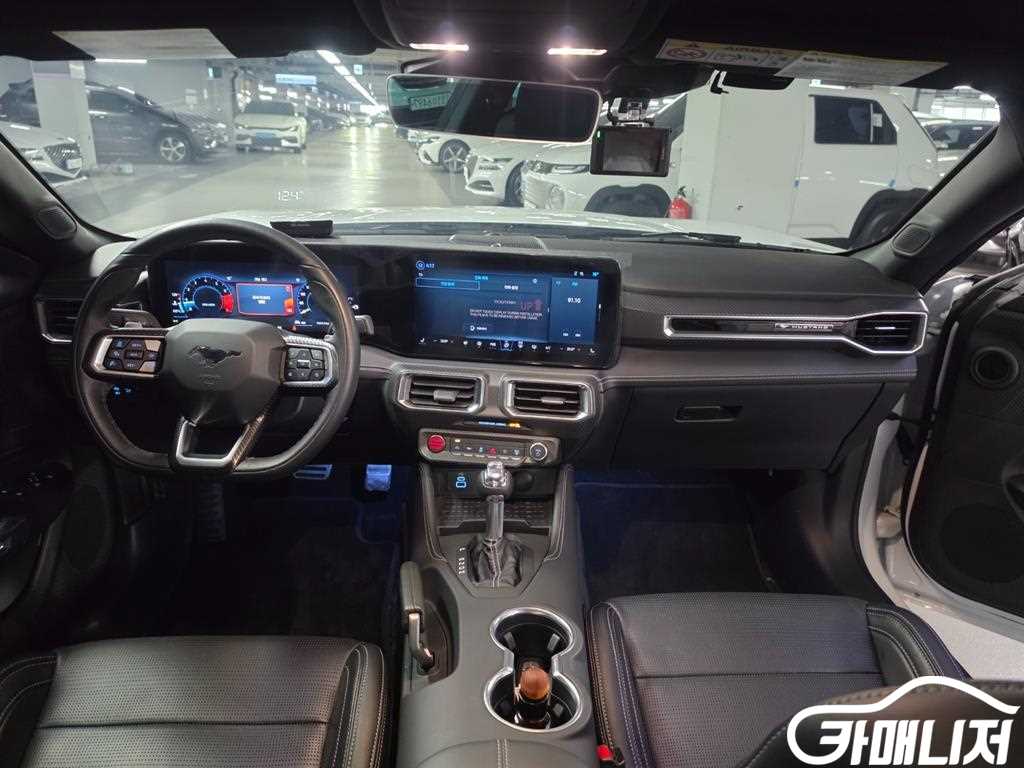 Ford Mustang Mustang 7th Gen 2.3 EcoBoost Premium Coupe thumbnail 7