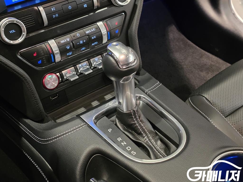 Ford Mustang Mustang 6th Gen 5.0 GT Convertible thumbnail 12