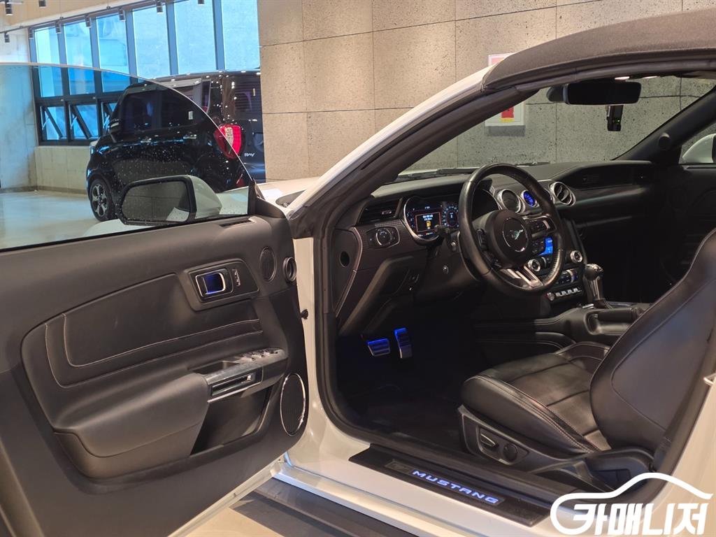 Ford Mustang Mustang 6th Gen 5.0 GT Convertible thumbnail 6