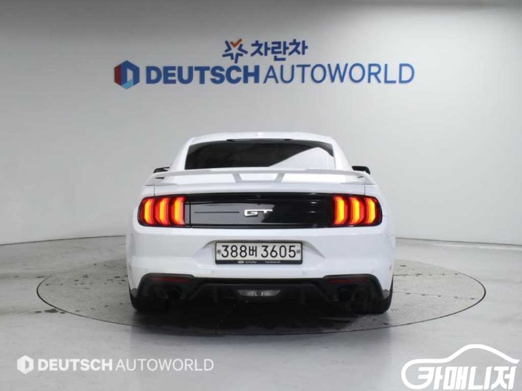 Ford Mustang Mustang 6th Gen 5.0 GT Coupe thumbnail 4