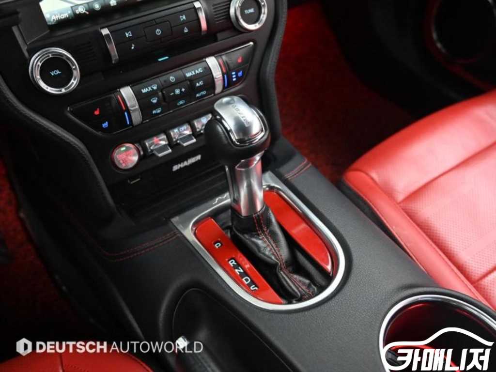 Ford Mustang Mustang 6th Gen 2.3 Coupe thumbnail 10