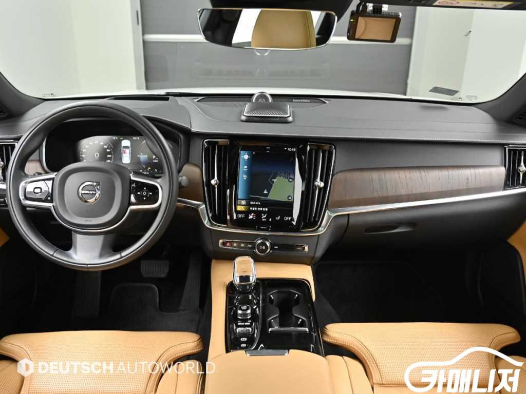Volvo S90 T8 AWD Inscription thumbnail 7