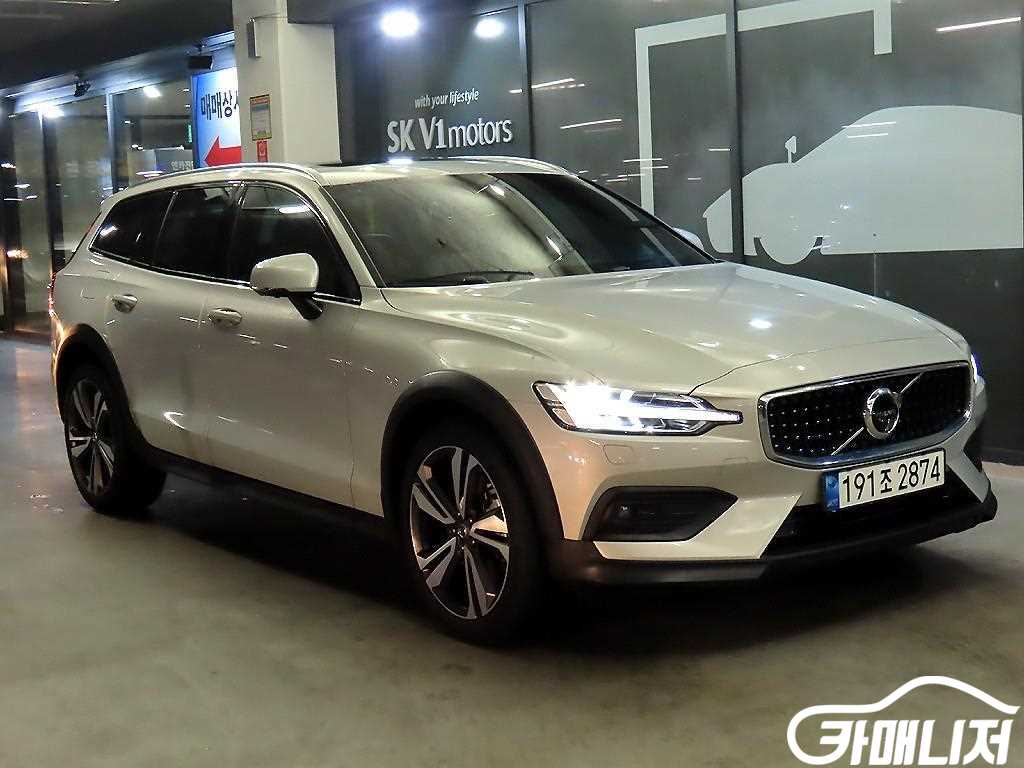 Volvo V60 V60 Cross Country 2nd Gen 2.0 B5 Peuro AWD