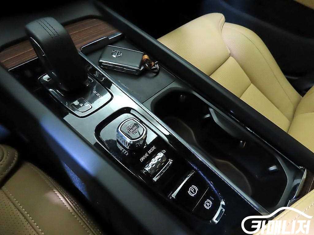 Volvo V60 V60 Cross Country 2nd Gen 2.0 B5 Peuro AWD thumbnail 12