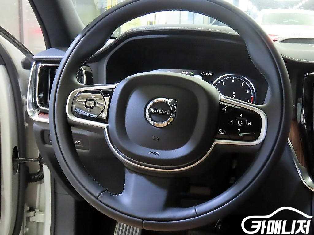 Volvo V60 V60 Cross Country 2nd Gen 2.0 B5 Peuro AWD thumbnail 8