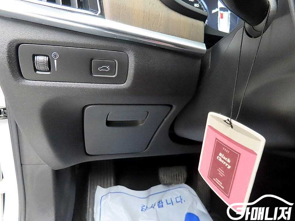 Volvo S90 B6 AWD Inscription thumbnail 12