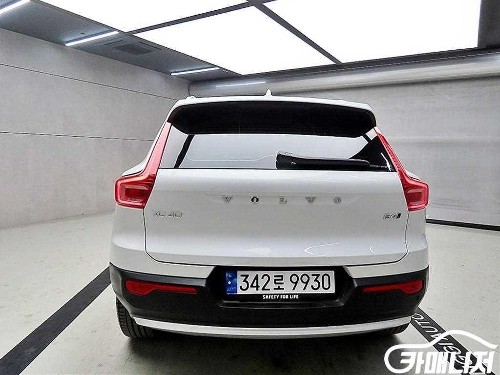 Volvo XC40 B4 AWD Ulteura Bright thumbnail 3