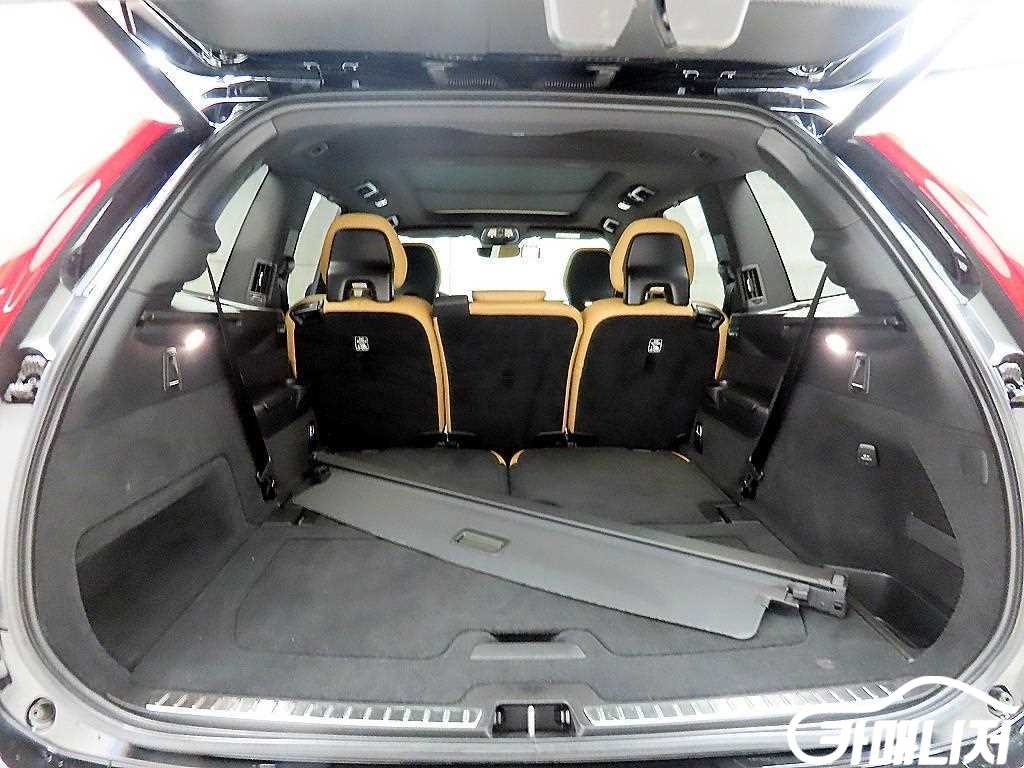 Volvo XC90 XC90 2nd Gen 2.0 B6 AWD thumbnail 18