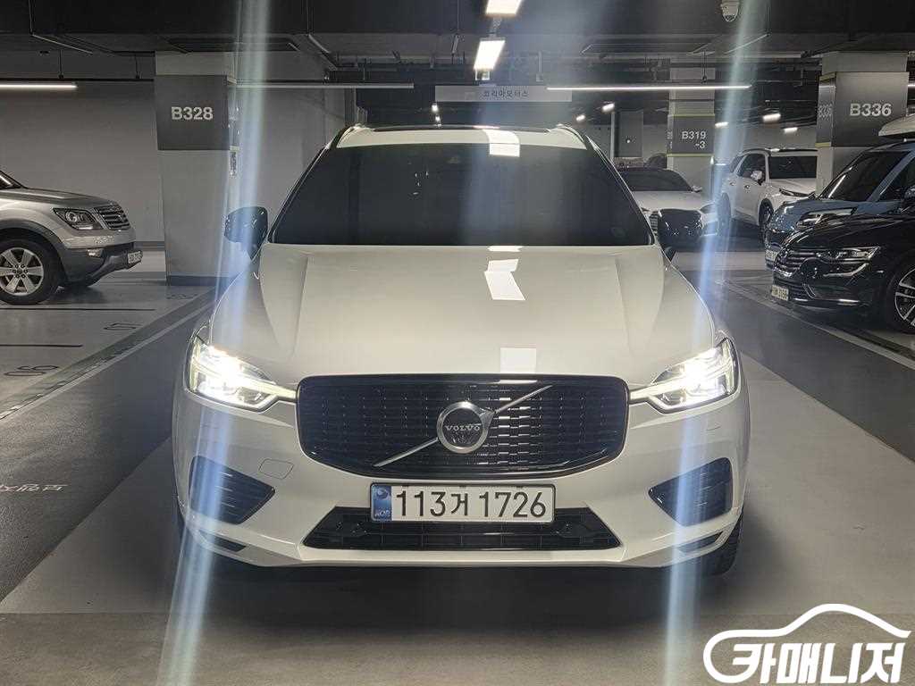 Volvo XC60 T8 AWD R-Design thumbnail 2