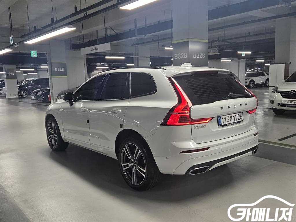 Volvo XC60 T8 AWD R-Design thumbnail 5