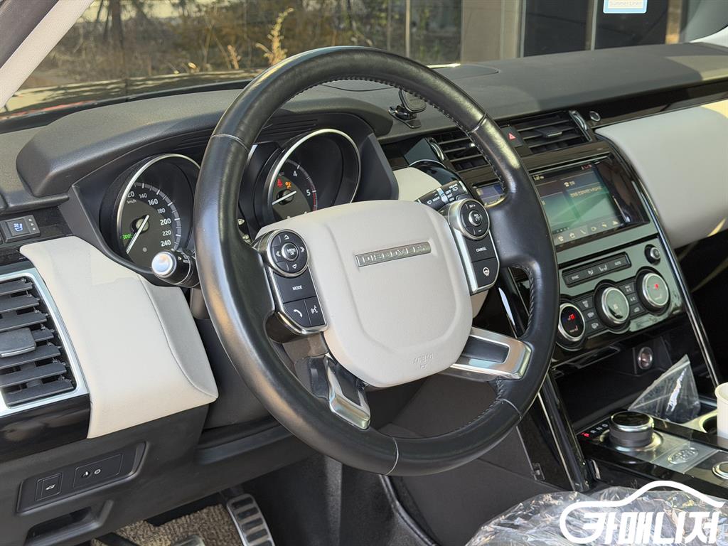 Land Rover Discovery 2.0 thumbnail 10