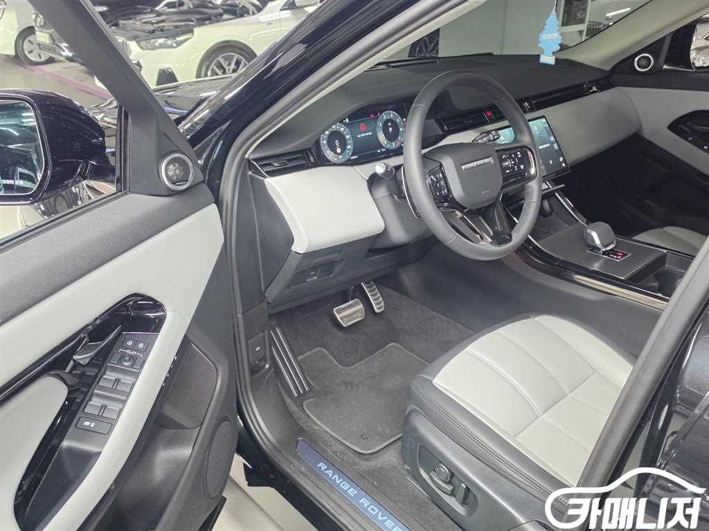 Land Rover Range Rover Evoque Range Rover Evoque 2nd Gen P250 Dynamic SE thumbnail 15