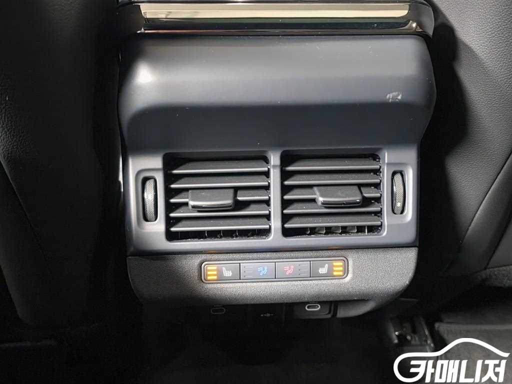 Land Rover Range Rover Evoque Range Rover Evoque 2nd Gen P250 Dynamic SE thumbnail 16