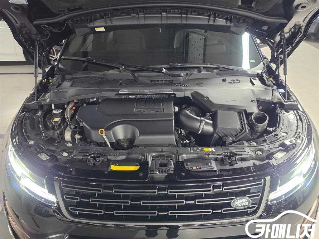 Land Rover Range Rover Evoque Range Rover Evoque 2nd Gen P250 Dynamic SE thumbnail 6