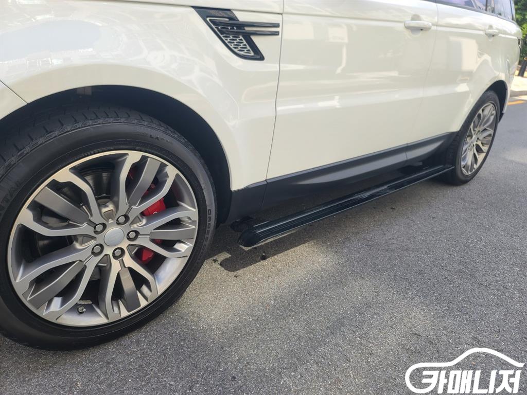 Land Rover Range Rover Sport Range Rover Sport 2nd Gen 3.0 SDV6 HSE Dynamic thumbnail 11