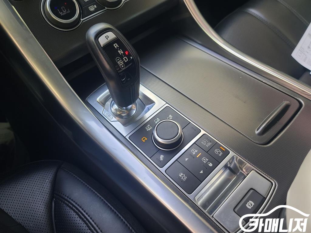 Land Rover Range Rover Sport Range Rover Sport 2nd Gen 3.0 SDV6 HSE Dynamic thumbnail 18