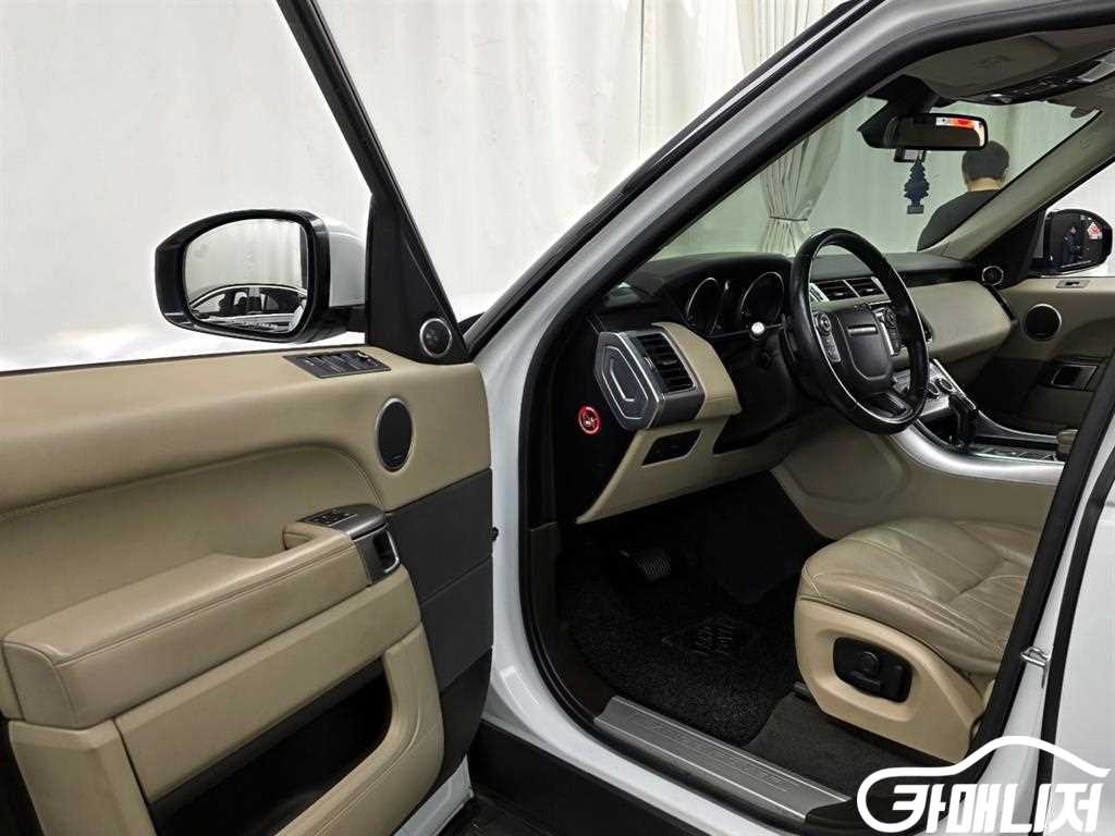 Land Rover Range Rover Sport Range Rover Sport 2nd Gen 3.0 SDV6 HSE thumbnail 10