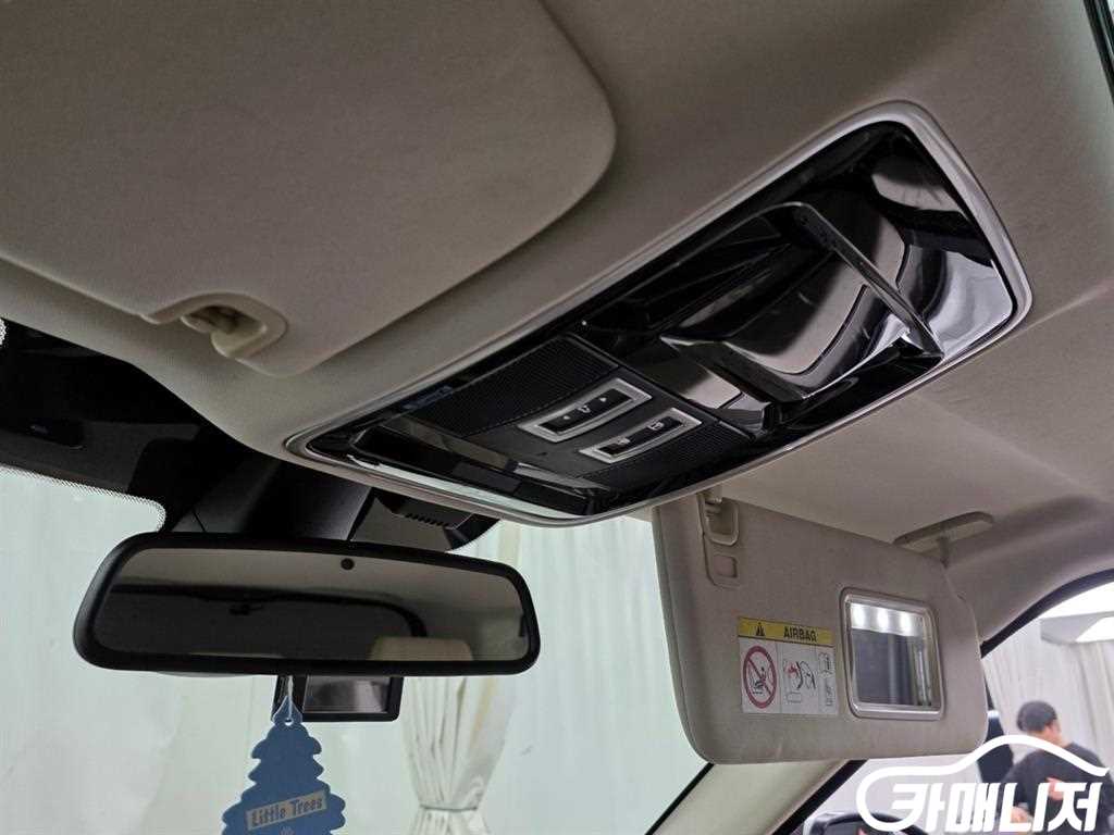 Land Rover Range Rover Sport Range Rover Sport 2nd Gen 3.0 SDV6 HSE thumbnail 17