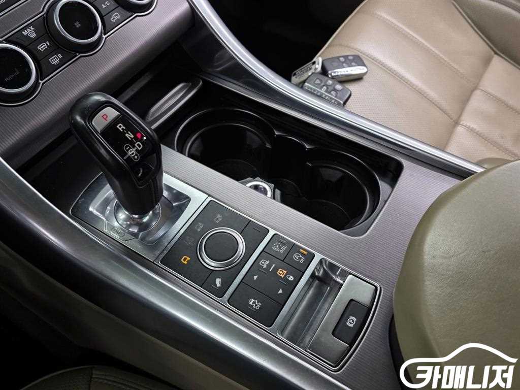 Land Rover Range Rover Sport Range Rover Sport 2nd Gen 3.0 SDV6 HSE thumbnail 9