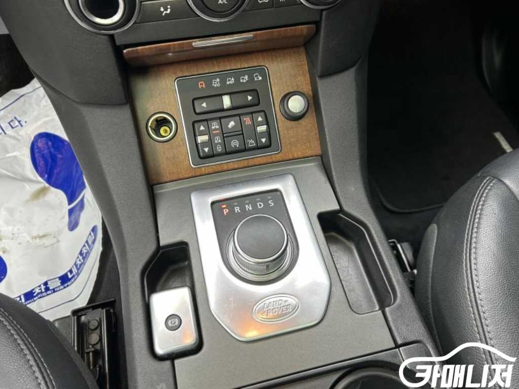 Land Rover Discovery Discovery 4 3.0 SDV6 SE thumbnail 10