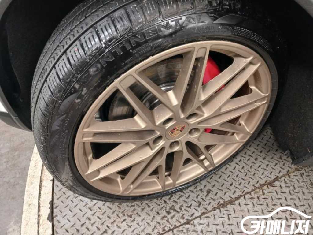 Porsche Macan Macan EV 4S thumbnail 20