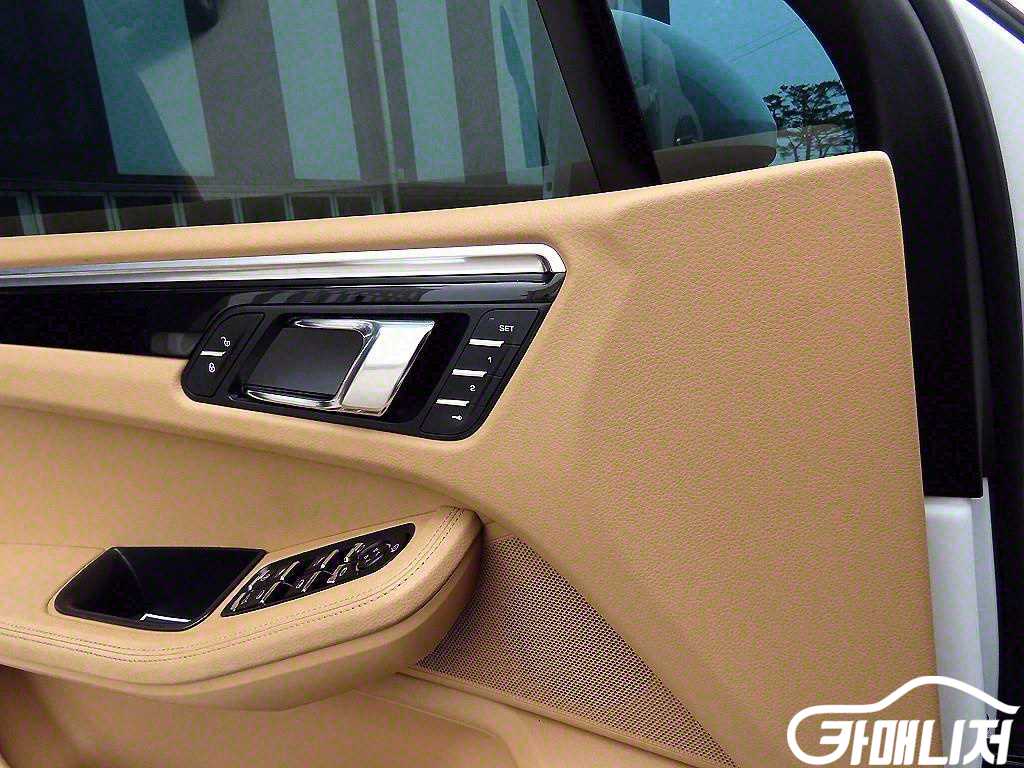 Porsche Macan Diesel 3.0 S thumbnail 11