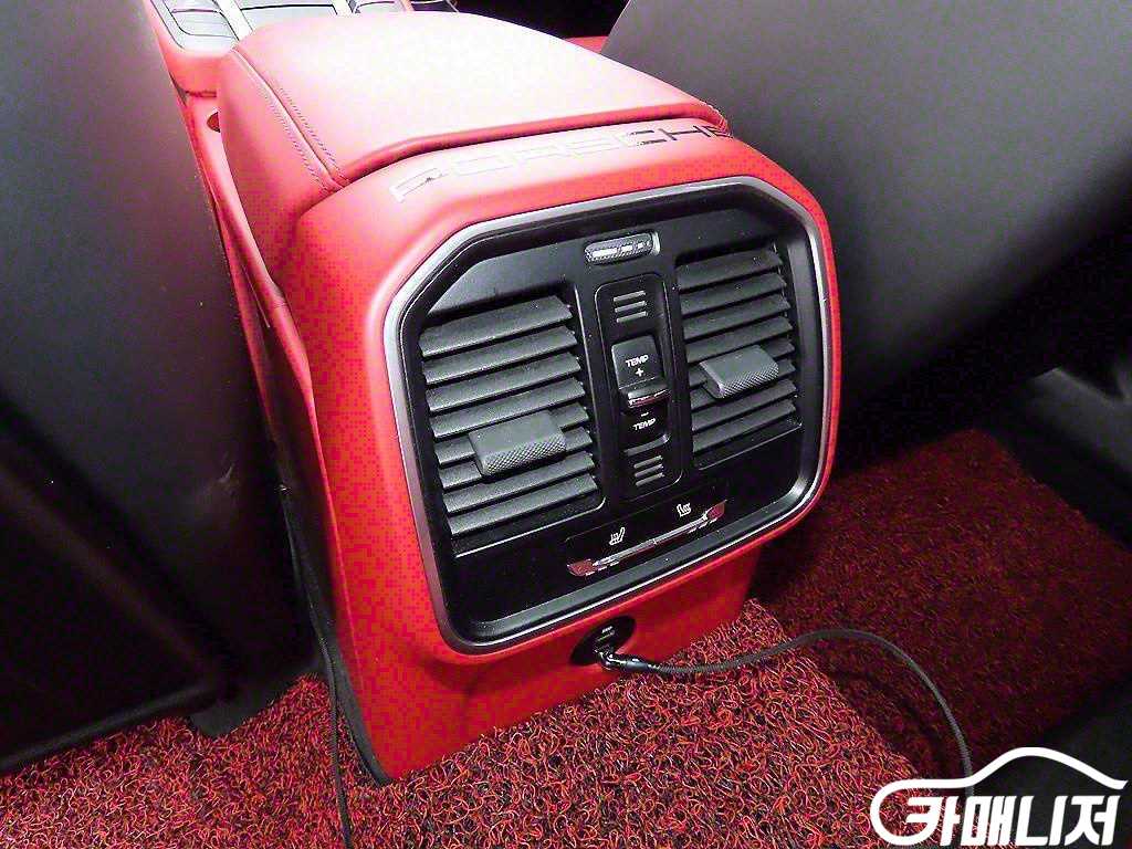 Porsche Macan Gasoline 2.9 GTS thumbnail 14