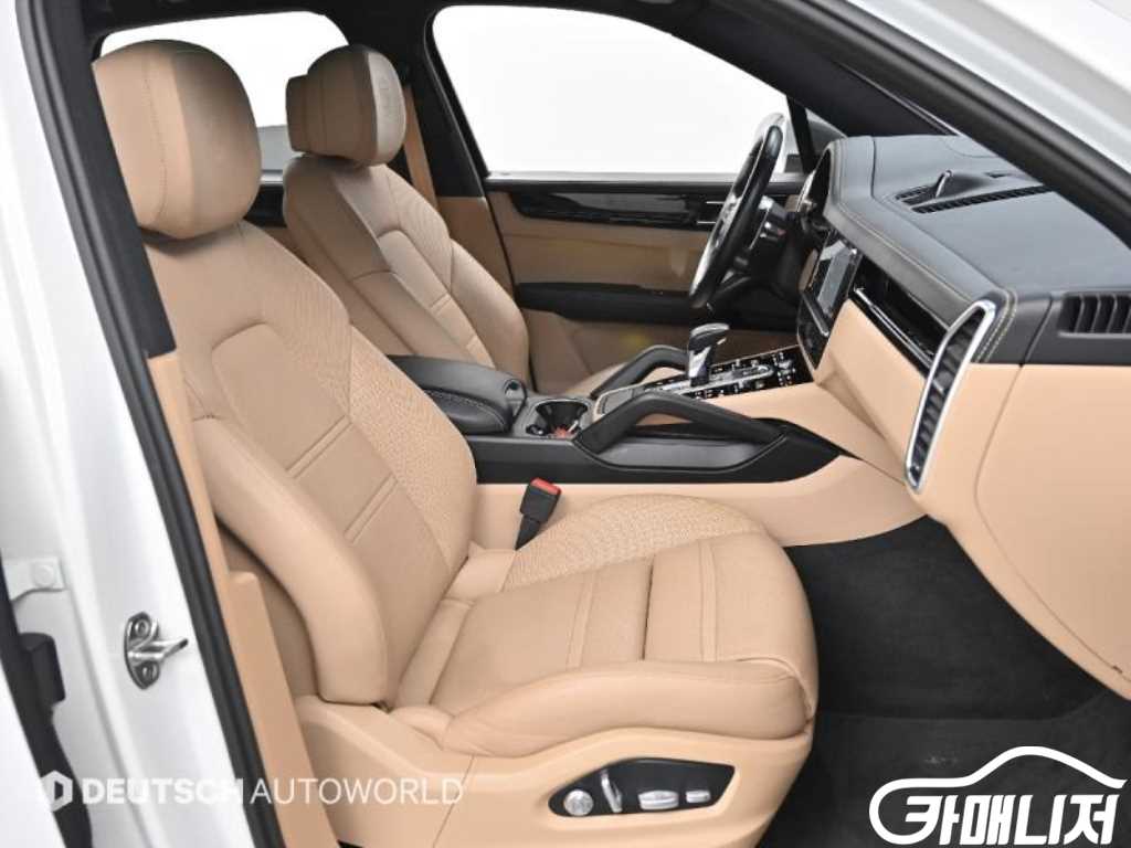 Porsche Cayenne 3.0 E-Hybrid thumbnail 11