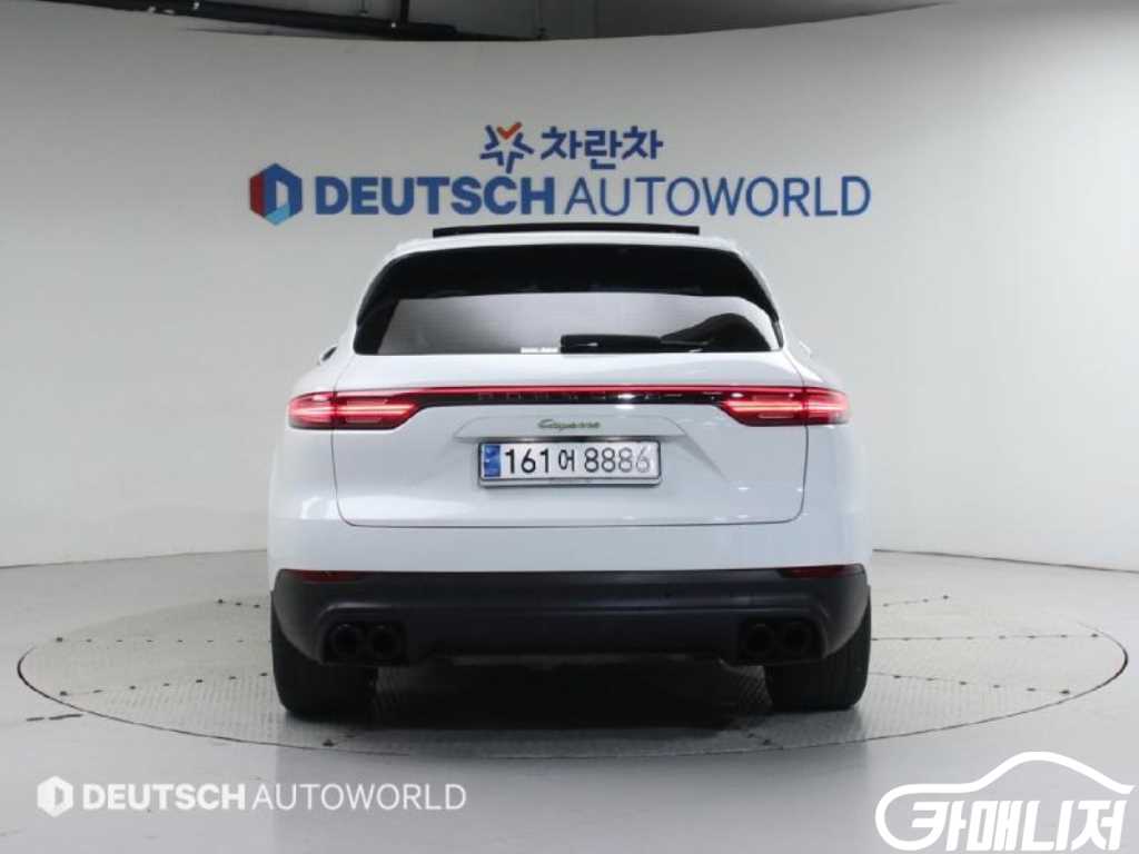 Porsche Cayenne 3.0 E-Hybrid thumbnail 4