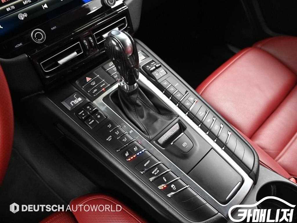 Porsche Macan Gasoline 3.0 GTS thumbnail 12