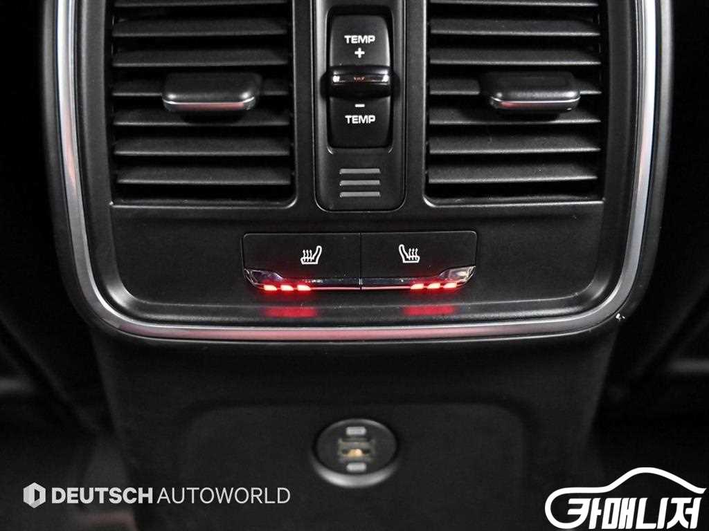 Porsche Macan Gasoline 3.0 GTS thumbnail 15