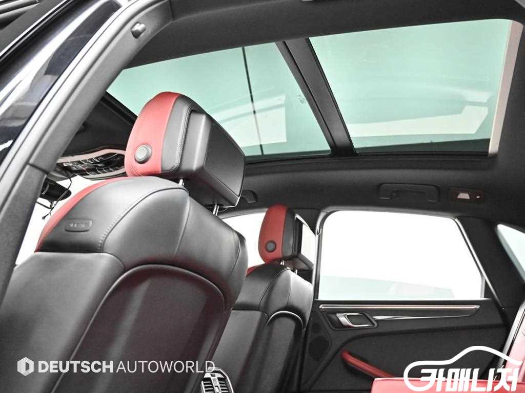 Porsche Macan Gasoline 3.0 GTS thumbnail 16