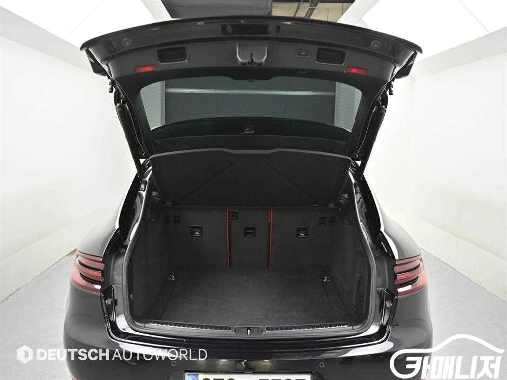 Porsche Macan Gasoline 3.0 GTS thumbnail 17
