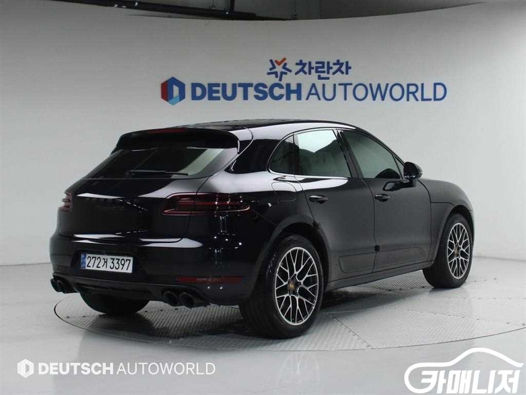 Porsche Macan Gasoline 3.0 GTS thumbnail 3