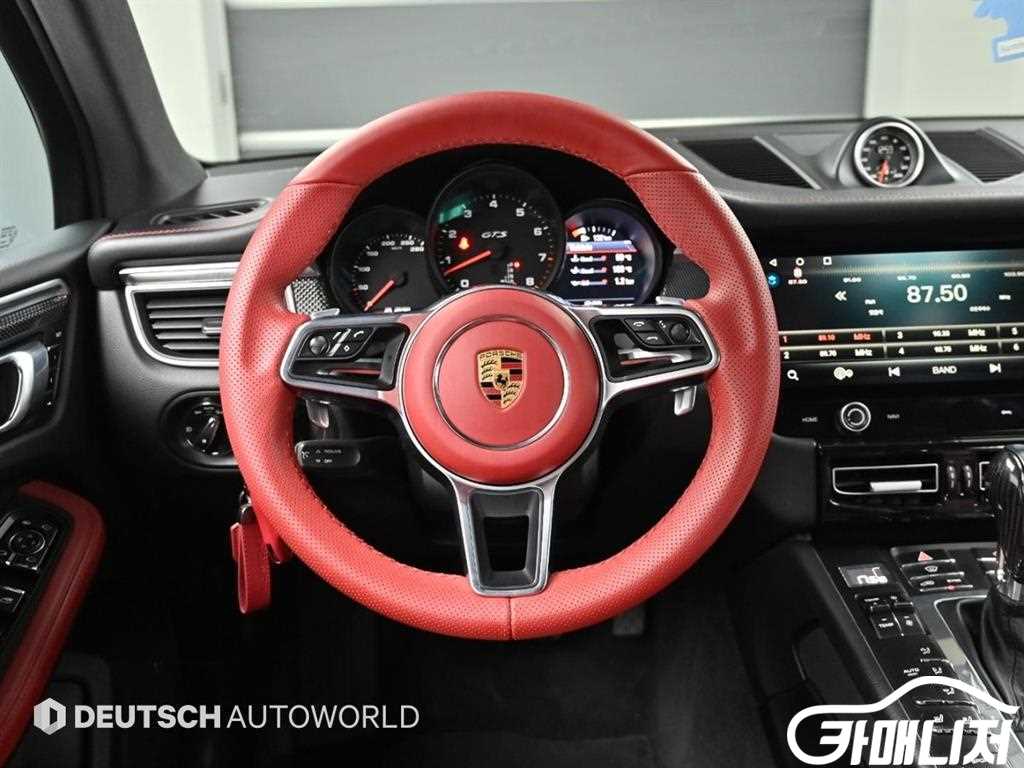 Porsche Macan Gasoline 3.0 GTS thumbnail 7
