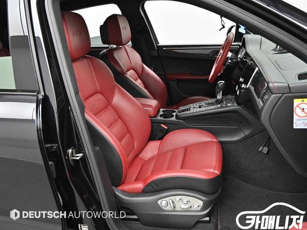 Porsche Macan Gasoline 3.0 GTS thumbnail 9