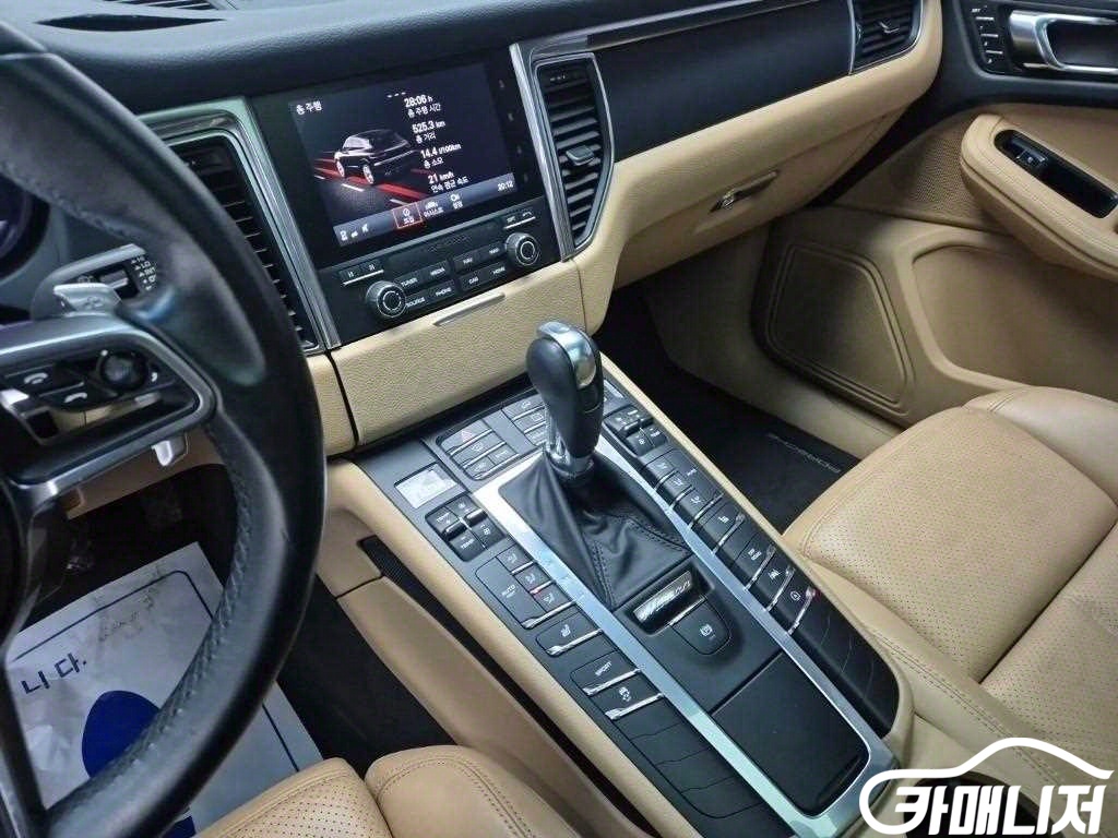 Porsche Macan Gasoline 2.0 thumbnail 10