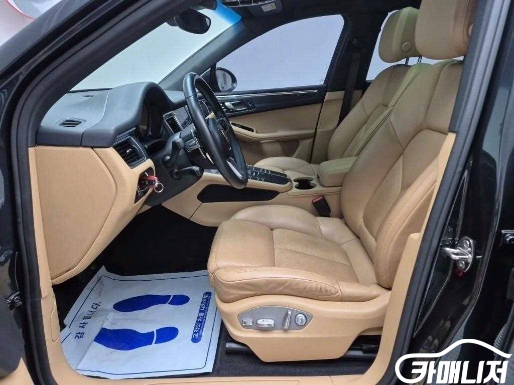 Porsche Macan Gasoline 2.0 thumbnail 11