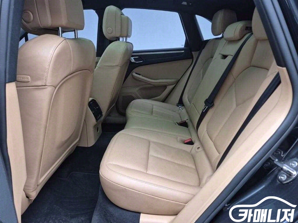 Porsche Macan Gasoline 2.0 thumbnail 12