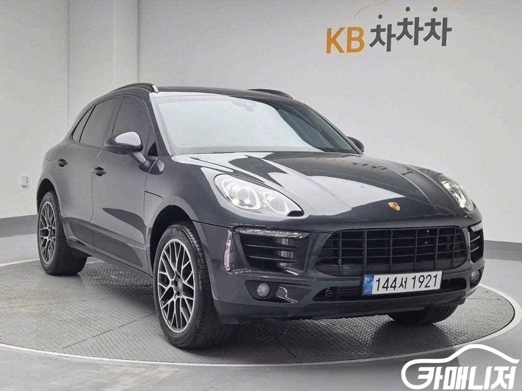 Porsche Macan Gasoline 2.0 thumbnail 4