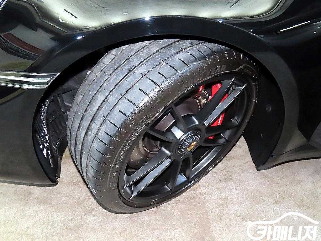 Porsche 911 Carrera 4 GTS thumbnail 20