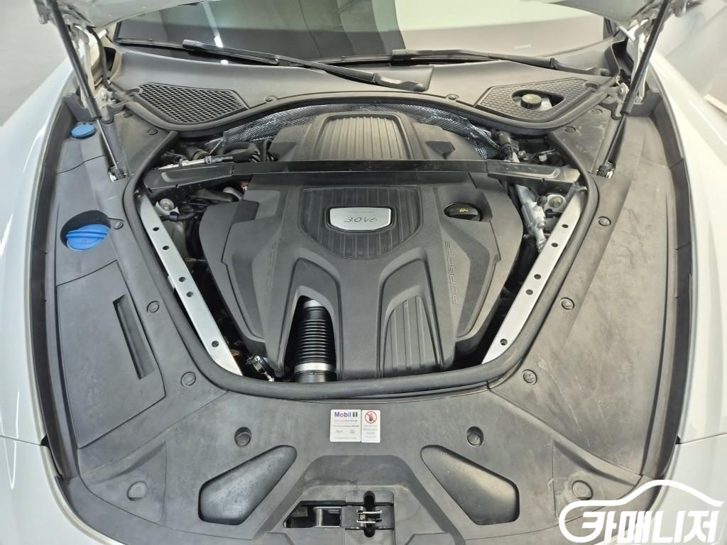 Porsche Panamera 3.0 4 thumbnail 5