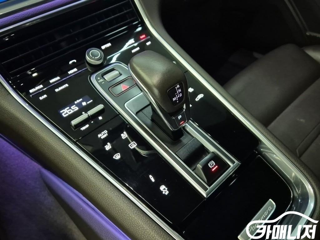 Porsche Panamera 3.0 4 thumbnail 8