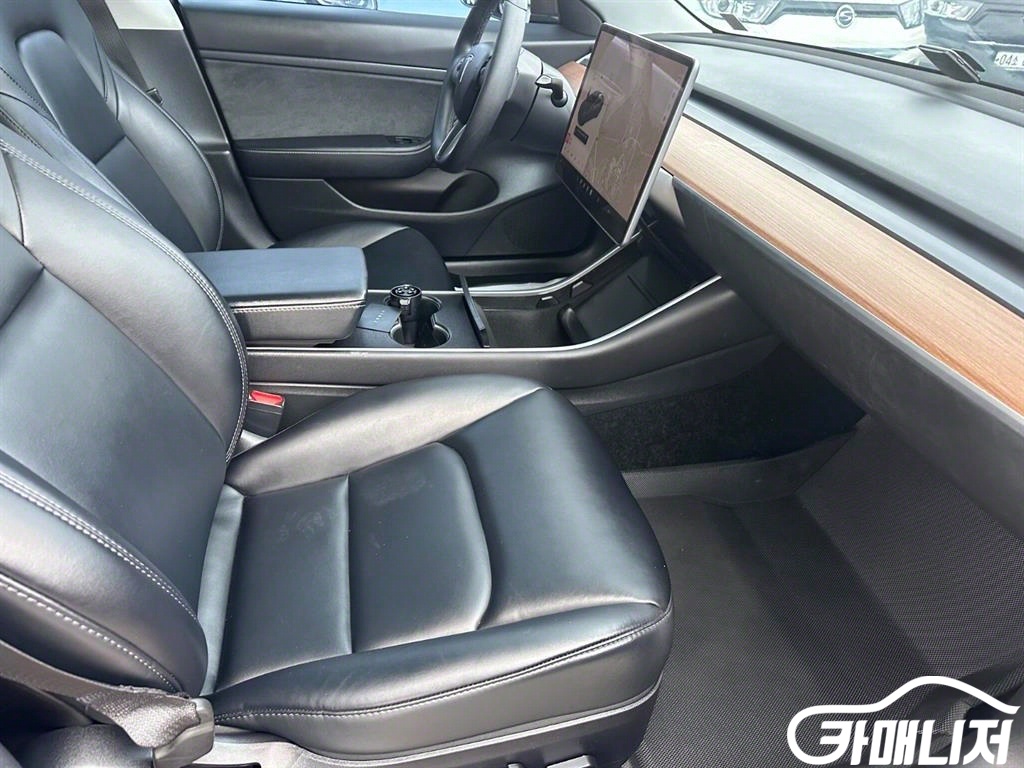 Tesla Model 3 Standard Reinji Peulreoseu thumbnail 11