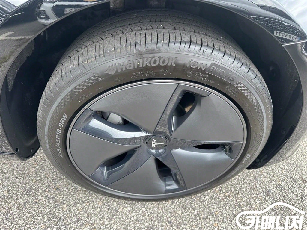 Tesla Model 3 Standard Reinji Peulreoseu thumbnail 15