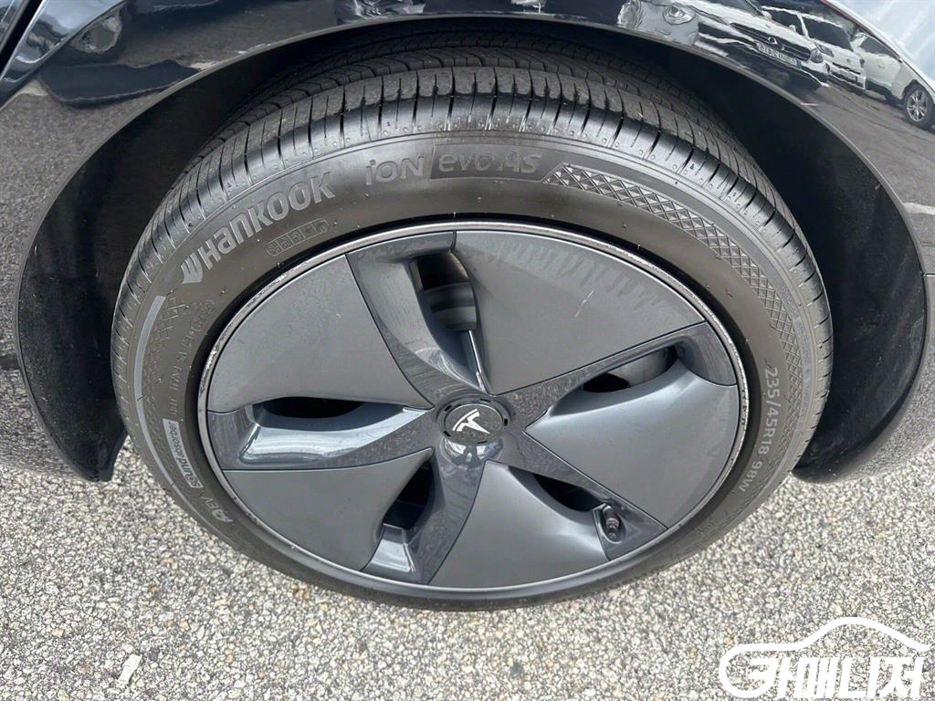 Tesla Model 3 Standard Reinji Peulreoseu thumbnail 16