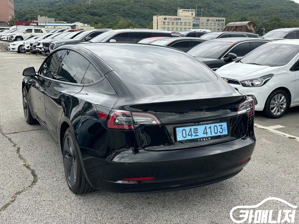 Tesla Model 3 Standard Reinji Peulreoseu thumbnail 4