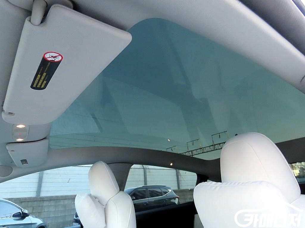 Tesla Model Y Rong Reinji thumbnail 17